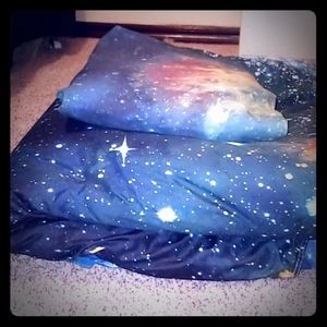 Complete full sized Universe bed set